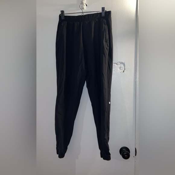 Lululemon men’s black joggers - Picture 1 of 3